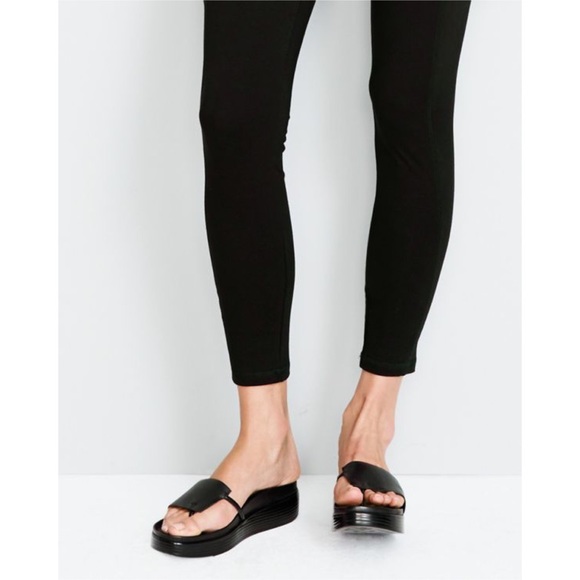 Donald J. Pliner | Shoes | Donald J Pliner Fifi Black Leather Sandals Size  85 | Poshmark
